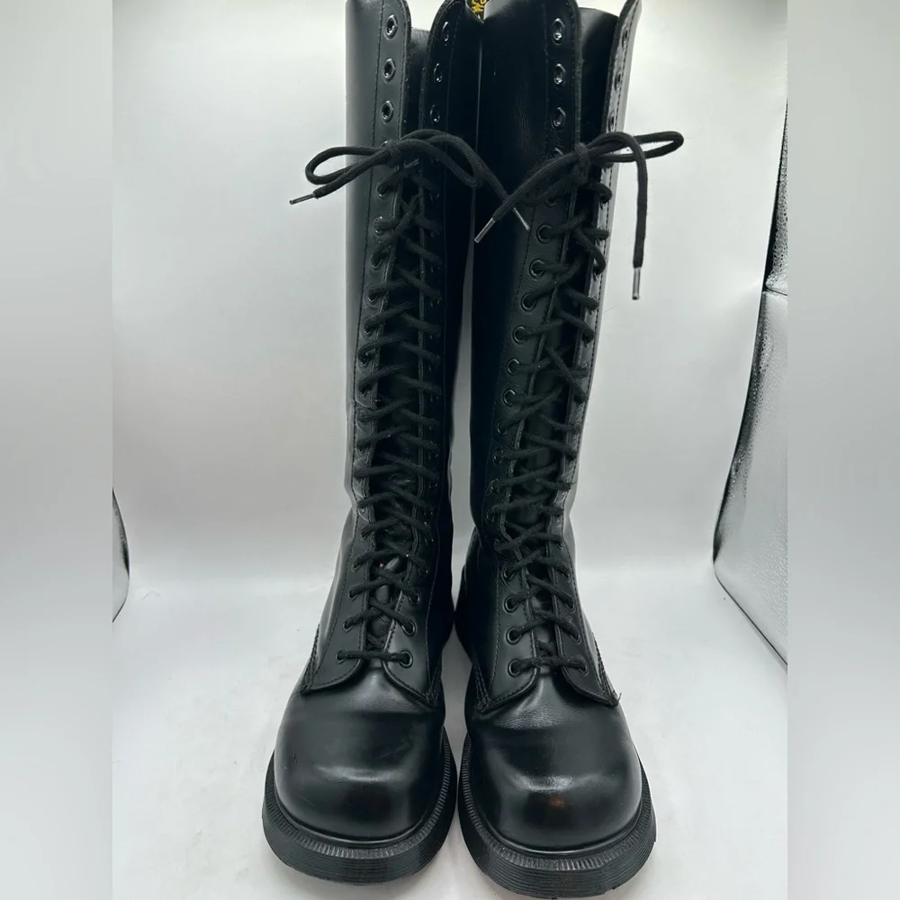 Vintage 90s MIE Dr. Martens Black 1420 Chunky
Square Toe 20 Eye Boot UK 5 US 7 - Picture 8 of 15